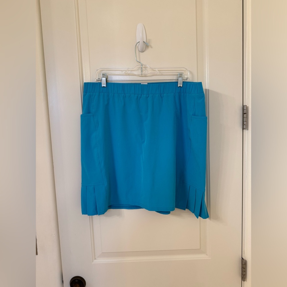 Size 14 (2.5R) Neema skort in turquoise from Chico’s